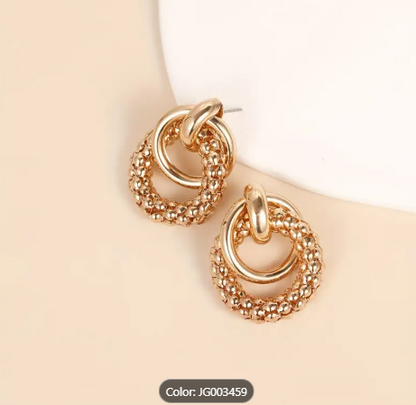 Twist Circle Earrings – Elegant Hollow-Out Round Design